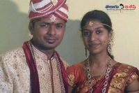 Singer madhupriya says her parents tortured her to not do marriage with srikanth