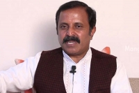 Former mp madhu yashki slams kcr family on ed notices
