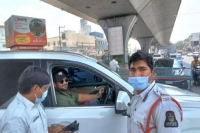 Hyderabad traffic police impose fine to manchu manoj and removes black film