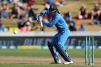 Smriti mandhana first fastest woman cricketer to score 2000 odi runs