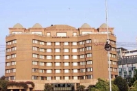 Gambling at marriott taskforces raids hotel 40 businessmen held