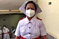 Mumbai mayor embraces her old avatar of nurse inspires doctors