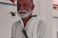 Raghuveera reddy tied to a pillar