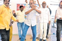 Politician nayarana enjoys new year eve goes viral