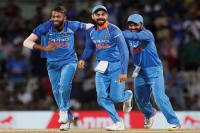 India vs australia 1st odi hardik pandya ms dhoni guide hosts win over australia