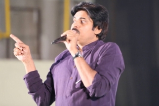 అభిమానులు సహనంతో వుండాలని పవన్ పిలుపు