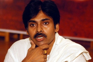 కులరాజకీయాలు అర్థికప్రగతికి అవరోధాలు: పవన్