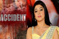 Heroine pranitha survives a fatal accident