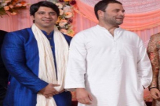 రాహుల్ గాంధీపైకి కుటుంబం నుంచే దూసుకోచ్చిన కత్తి..