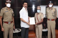Cm stalin honours woman police inspector carries unconscious man on her shoulders