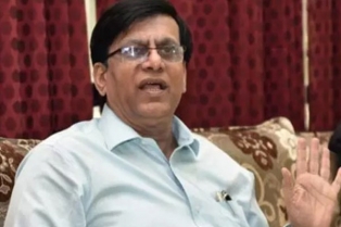 అమ్మాయిలూ.. మీకు రాత్రి పూట రోడ్లపైన పనేంటి.?