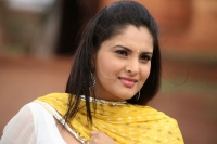 Actress ramya in trolled by netzens