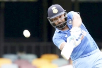 Rohit sharma marks century in second odi against australia