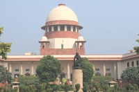 Married hindu woman can enter family settlement with her heirs on parental side supreme court