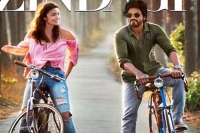 Srk had a narrow escape while shooting for a cycling scene