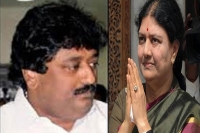 Sasikala s nephew mahadevan dies of heart attack in kumbakonam