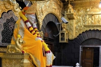 Shirdi sai baba mandir trust faces loss of rs 1 58 crores daily due to lockdown