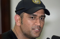 India captain ms dhoni to play golf in us