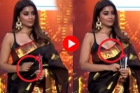 Shriya saran cleavage at awards function