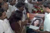When jayalalithaa s photo was displayed on siachen martyr s coffin