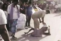 Lucknow grp constable suspended for thrashing rickshaw puller