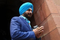 Cong aap put ball in sidhu s court