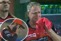 Tom moody crying after srh s show in ipl match makes fans emotional