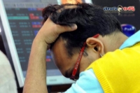 Sensex opened more than 900 points lower