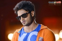 Sudheer babu injured in baaghi film fight rehearsals