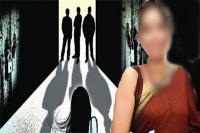 Tollywood actress molested on kolkata street two arrested