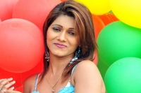 Tollywood actress alleges police rude behaviur towards her