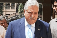 Vijay mallya walks away with 75mn