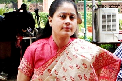 పయనించే ఓ చిలుకా.. ఎగిరిపో పాడై పోయేను..  