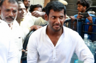 అధికారిపై వేటు.. విశాల్ కు ఇలా న్యాయం చేశారా.?
