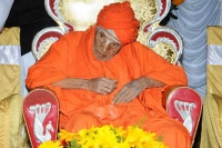 Walking god of karnataka siddaganga seer shivakumara swamiji passes away