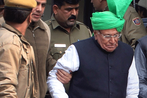 Delhi high court slams chautala over his traipsing