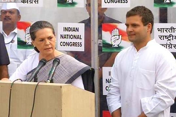 Sonia gandhi and rahul may offer to resign