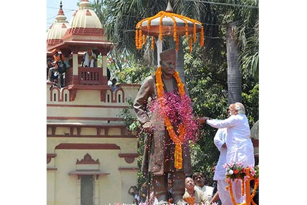 Malaviya statue cleansed after modi garlanded it