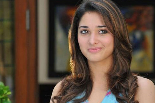 Tamanna finds ram kapoo curves hot