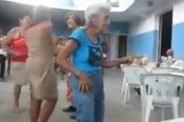 Age no barrier for keeping one happy funny video