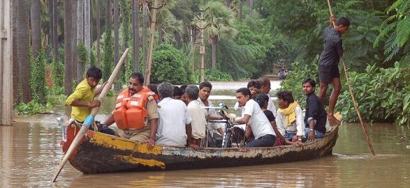 Cm asks collectors to work on warfooting basis