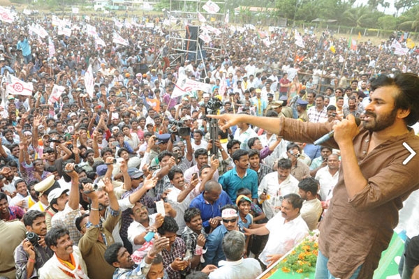 Pawan kalyan speech target to kcr in rajahmundry