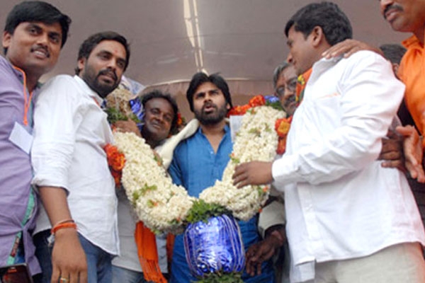 Pawan kalyan election campaign last day in seemandhra