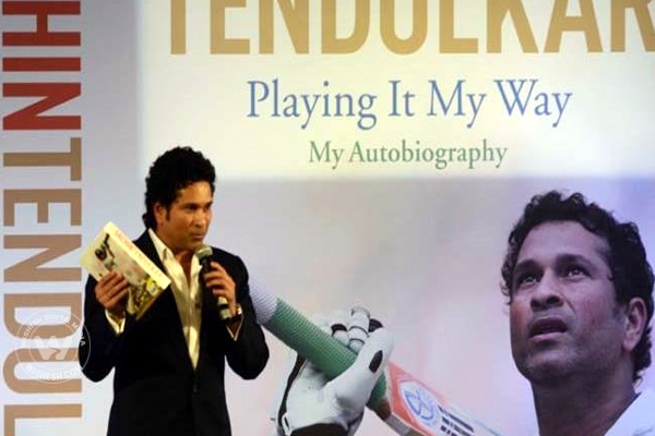 Sachin tendulkar comments on rahul dravid and kapil dev in his auto biography playing it my way