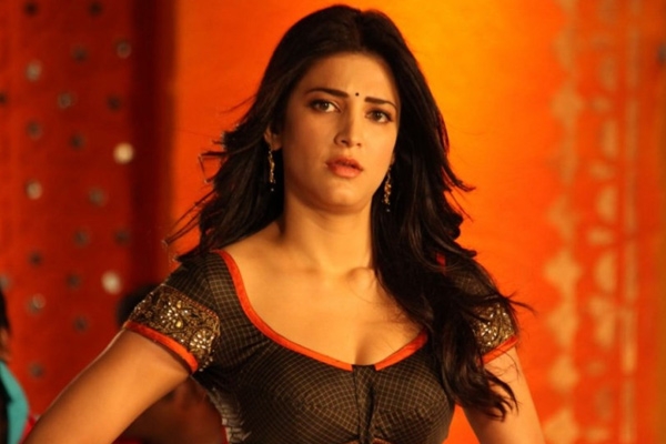 Actress sruthi hassan with bihar minister vinay in poojai movie