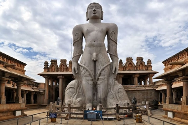 Gomateshwara bahubali statue history karnataka state jainism
