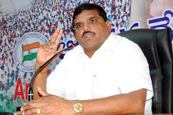 Botsa satyanarayana demands not to link aadhaar to ration cards