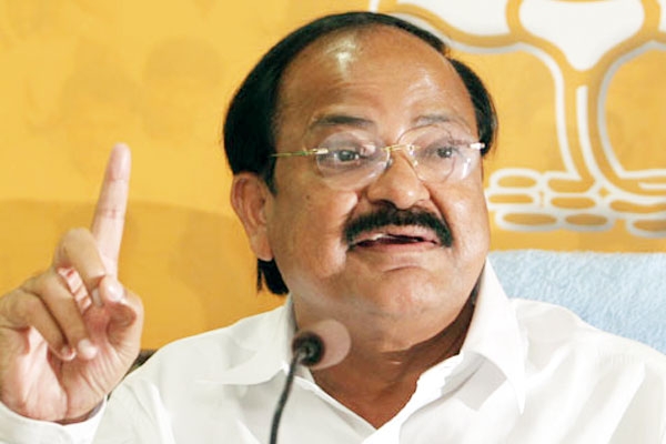 Center is persuing special status of ap says venkaiah naidu