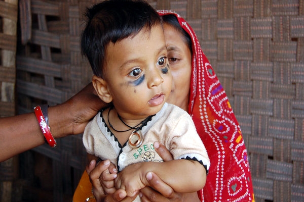 Yale university khushi baby necklace saves northern indian children