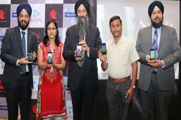 Datawind to launch pocketsurfer smartphones starting at rs 1999